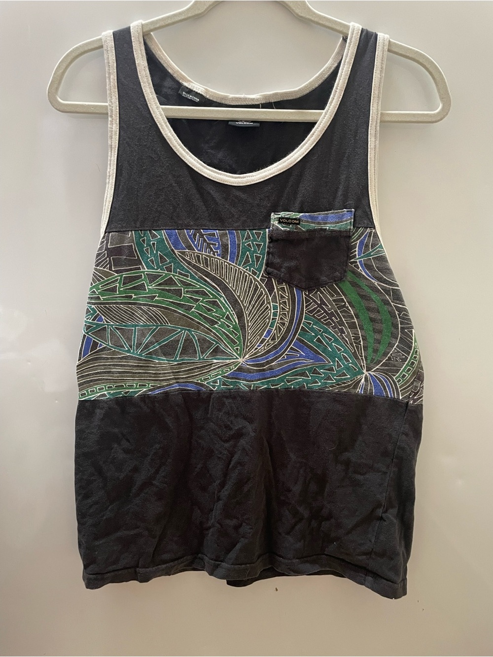 Volcom Men's Black Jungle Pattern Pocket Tank Top Size Small Summer Beach Skate